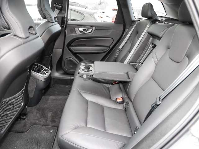 Volvo  Ultimate Dark AWD B4 Diesel EU6d Allrad HUD AD StandHZG digitales Cockpit Memory