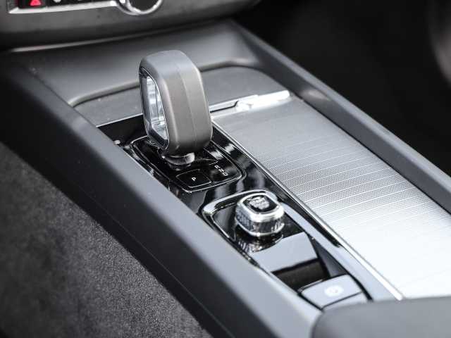 Volvo  Ultimate Dark AWD B4 Diesel EU6d Allrad HUD AD StandHZG digitales Cockpit Memory