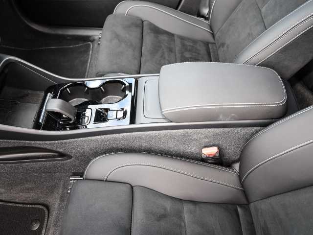 Volvo  Plus Dark 2WD B4 EU6d digitales Cockpit Memory Sitze Soundsystem HarmanKardon 36