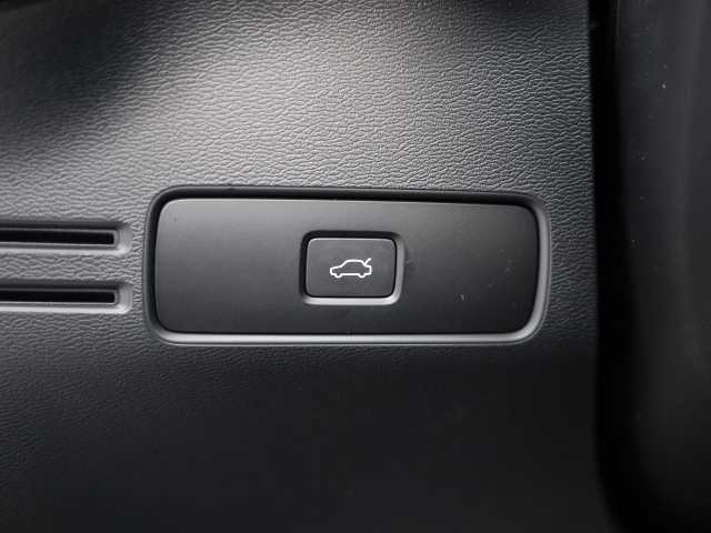 Volvo  Plus Dark 2WD B4 EU6d digitales Cockpit Memory Sitze Soundsystem HarmanKardon 36