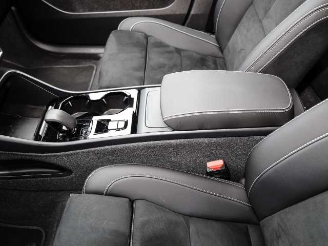 Volvo  Plus Dark 2WD B4 EU6d digitales Cockpit Memory Sitze Soundsystem HarmanKardon 36