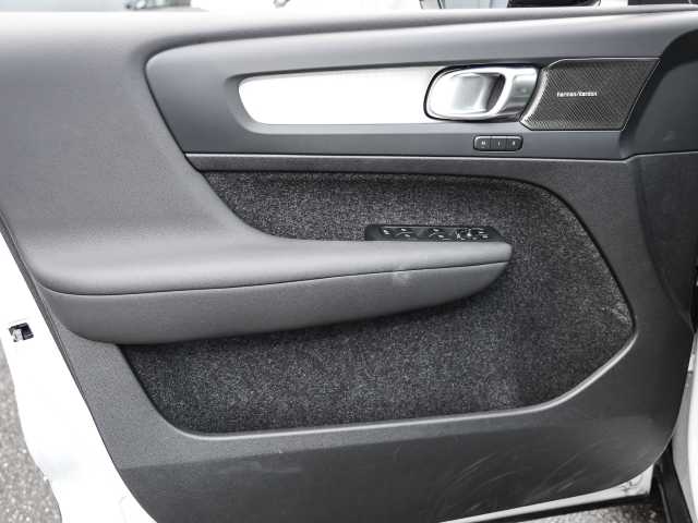 Volvo  Plus Dark 2WD B3 EU6d digitales Cockpit Memory Sitze Soundsystem HarmanKardon LE