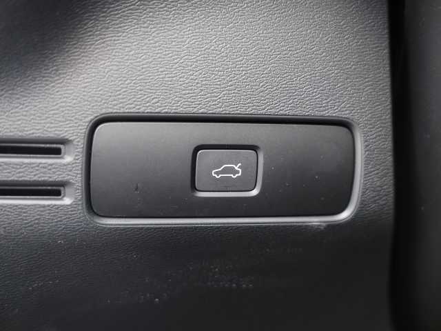 Volvo  Plus Dark 2WD B3 EU6d digitales Cockpit Memory Sitze Soundsystem HarmanKardon LE