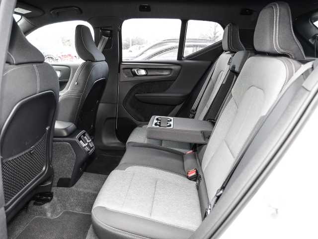 Volvo  Plus Dark 2WD B3 EU6d digitales Cockpit Memory Sitze Soundsystem HarmanKardon LE