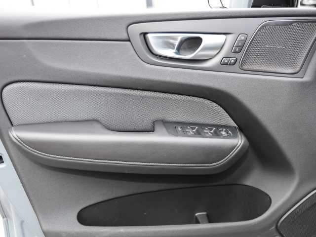 Volvo  Plus Dark AWD B5 Benzin EU6d Allrad Leder digitales Cockpit Memory Sitze Soundsy