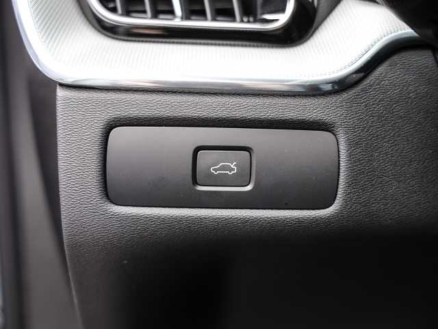 Volvo  Plus Dark AWD B5 Benzin EU6d Allrad Leder digitales Cockpit Memory Sitze Soundsy