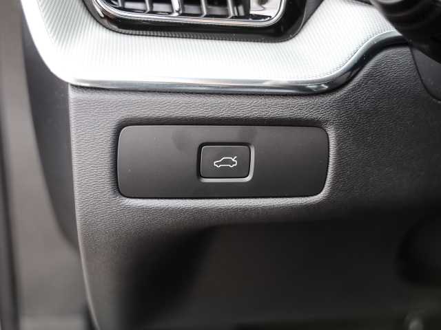 Volvo  Ultimate Dark AWD B5 Benzin EU6d Allrad HUD StandHZG Leder digitales Cockpit Mem