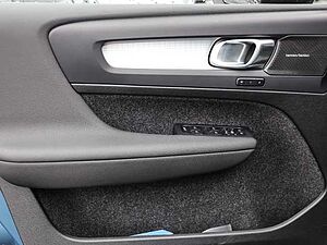 Volvo  Plus Dark 2WD B3 EU6d digitales Cockpit Memory Sitze Soundsystem HarmanKardon LE