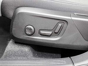 Volvo  Plus Dark 2WD B3 EU6d digitales Cockpit Memory Sitze Soundsystem HarmanKardon LE