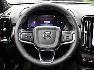 Volvo  Plus Dark 2WD B3 EU6d digitales Cockpit Memory Sitze Soundsystem HarmanKardon LE