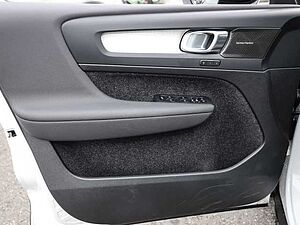 Volvo  Plus Dark 2WD B3 EU6d digitales Cockpit Memory Sitze Soundsystem HarmanKardon LE