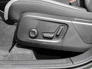 Volvo  Plus Dark 2WD B3 EU6d digitales Cockpit Memory Sitze Soundsystem HarmanKardon LE