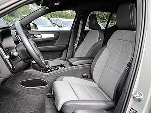 Volvo  Plus Dark 2WD B3 EU6d digitales Cockpit Memory Sitze Soundsystem HarmanKardon LE
