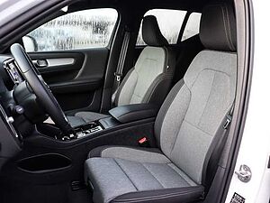 Volvo  Plus Dark 2WD B3 EU6d digitales Cockpit Memory Sitze Soundsystem HarmanKardon LE