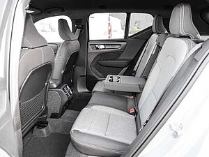 Volvo  Plus Dark 2WD B3 EU6d digitales Cockpit Memory Sitze Soundsystem HarmanKardon LE