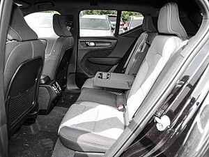 Volvo  Plus Dark 2WD B3 EU6d digitales Cockpit Memory Sitze Soundsystem HarmanKardon LE