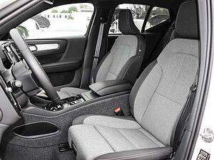 Volvo  Plus Dark 2WD B3 EU6d digitales Cockpit Memory Sitze Soundsystem HarmanKardon LE