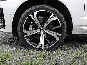 Volvo  Ultimate Dark AWD B4 Diesel EU6d Allrad HUD AD StandHZG digitales Cockpit Memory