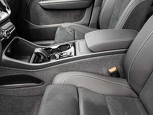 Volvo  Plus Dark 2WD B4 EU6d digitales Cockpit Memory Sitze Soundsystem HarmanKardon 36