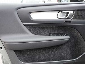 Volvo  Plus Dark 2WD B3 EU6d digitales Cockpit Memory Sitze Soundsystem HarmanKardon LE