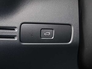 Volvo  Plus Dark 2WD B3 EU6d digitales Cockpit Memory Sitze Soundsystem HarmanKardon LE