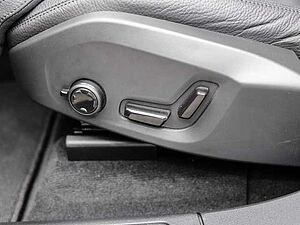 Volvo  Ultimate Dark 2WD B4 Diesel EU6d HUD AD digitales Cockpit Memory Sitze Soundsyst
