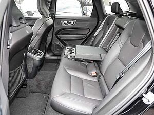 Volvo  Ultimate Dark 2WD B4 Diesel EU6d HUD AD digitales Cockpit Memory Sitze Soundsyst