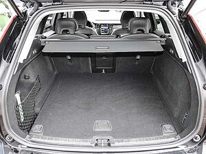 Volvo  Ultimate Dark 2WD B4 Diesel EU6d HUD AD digitales Cockpit Memory Sitze Soundsyst