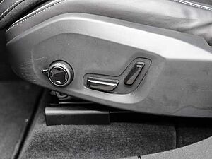 Volvo  Ultimate Dark AWD B5 Benzin EU6d Allrad HUD StandHZG Leder digitales Cockpit Mem