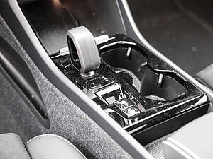 Volvo  Ultimate Dark AWD B4 Diesel EU6d Allrad HUD AD StandHZG digitales Cockpit Memory