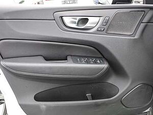 Volvo  Ultimate Dark 2WD B4 Diesel EU6d HUD AD digitales Cockpit Memory Sitze Soundsyst