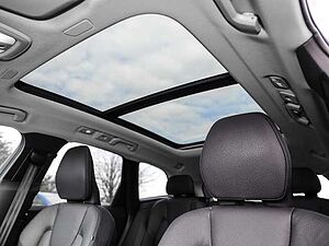 Volvo  Ultimate Dark 2WD B4 Diesel EU6d HUD AD digitales Cockpit Memory Sitze Soundsyst