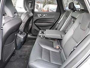Volvo  Ultimate Dark 2WD B4 Diesel EU6d HUD AD digitales Cockpit Memory Sitze Soundsyst