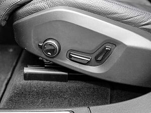 Volvo  Ultimate Dark 2WD B4 Diesel EU6d HUD AD digitales Cockpit Memory Sitze Soundsyst