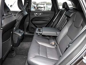 Volvo  Plus Dark 2WD B4 Diesel EU6d digitales Cockpit Memory Sitze Soundsystem HarmanKa