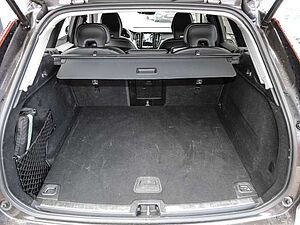 Volvo  Plus Dark 2WD B4 Diesel EU6d digitales Cockpit Memory Sitze Soundsystem HarmanKa