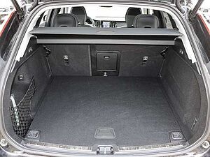 Volvo  Ultimate Dark 2WD B4 Diesel EU6d HUD AD digitales Cockpit Memory Sitze Soundsyst