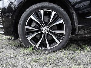 Volvo  Ultimate Dark 2WD B4 Diesel EU6d HUD AD digitales Cockpit Memory Sitze Soundsyst