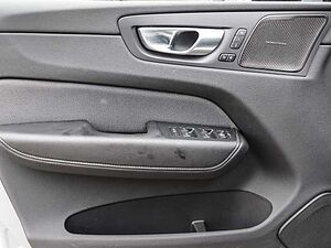 Volvo  Plus Dark AWD B5 Benzin EU6d Allrad Leder digitales Cockpit Memory Sitze Soundsy