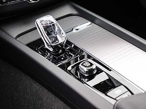 Volvo  Plus Dark AWD B5 Benzin EU6d Allrad Leder digitales Cockpit Memory Sitze Soundsy