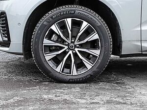Volvo  Plus Dark AWD B5 Benzin EU6d Allrad Leder digitales Cockpit Memory Sitze Soundsy