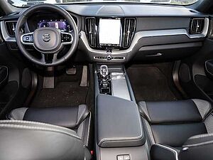 Volvo  Plus Dark AWD B5 Benzin EU6d Allrad Leder digitales Cockpit Memory Sitze Soundsy