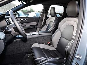 Volvo  Plus Dark AWD B5 Benzin EU6d Allrad Leder digitales Cockpit Memory Sitze Soundsy