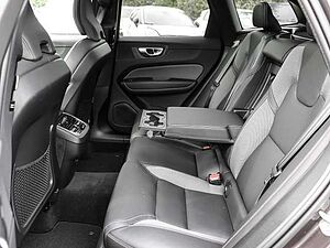 Volvo  Ultimate Dark AWD B5 Benzin EU6d Allrad HUD StandHZG Leder digitales Cockpit Mem
