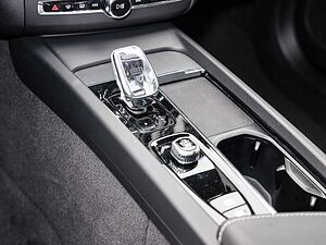 Volvo  Ultimate Dark AWD B5 Benzin EU6d Allrad HUD StandHZG Leder digitales Cockpit Mem
