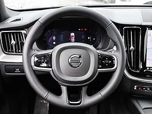 Volvo  Plus Dark AWD B5 Benzin EU6d Allrad Leder digitales Cockpit Memory Sitze Soundsy