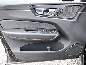 Volvo  Plus Dark AWD B5 Benzin EU6d Allrad Leder digitales Cockpit Memory Sitze Soundsy