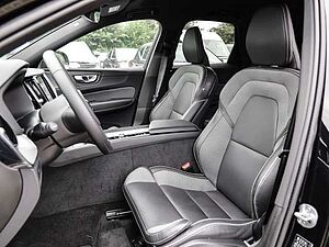 Volvo  Plus Dark AWD B5 Benzin EU6d Allrad Leder digitales Cockpit Memory Sitze Soundsy