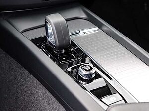 Volvo  Ultimate Dark 2WD B4 Diesel EU6d HUD AD digitales Cockpit Memory Sitze Soundsyst