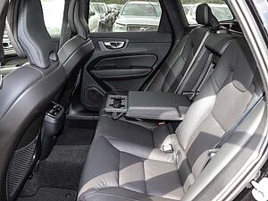 Volvo  Ultimate Dark 2WD B4 Diesel EU6d HUD AD digitales Cockpit Memory Sitze Soundsyst